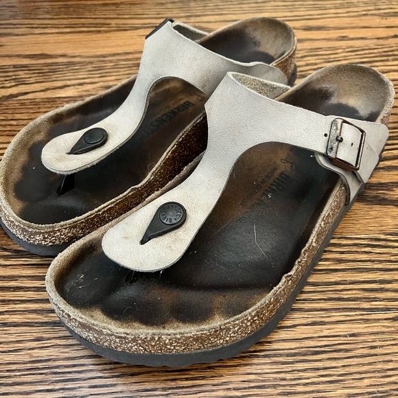 Birkenstock Gizeh Women's Sandals in Cream - Picture 1 of 3